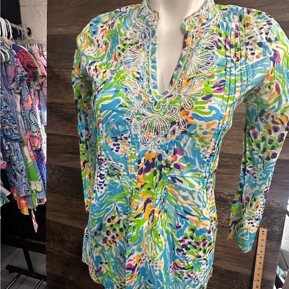 Lilly Pulitzer Blue and Yellow Graphic Embellished Tropical Print Blouse Small - Picture 3 of 9